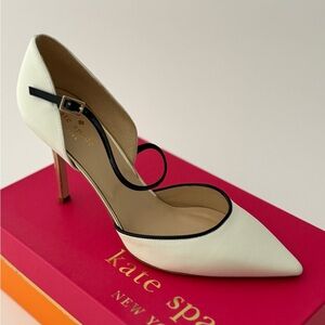Kate Spade Piccola Pumps in Cream Napa/Black Patent New in Box